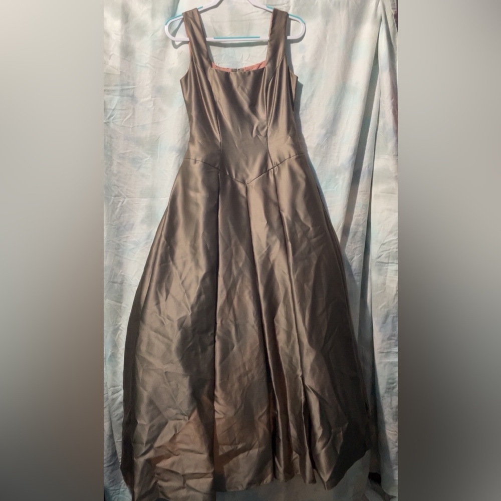 Champagne Ball Gown : Size 8